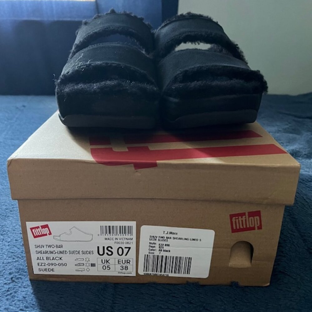 FITFLOP NIB SHUV TWO BAR STRAPS SUEDE SHEARLING LINED SLIDES